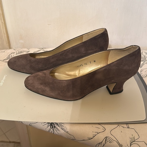 Shoes - Picture 2 of 6